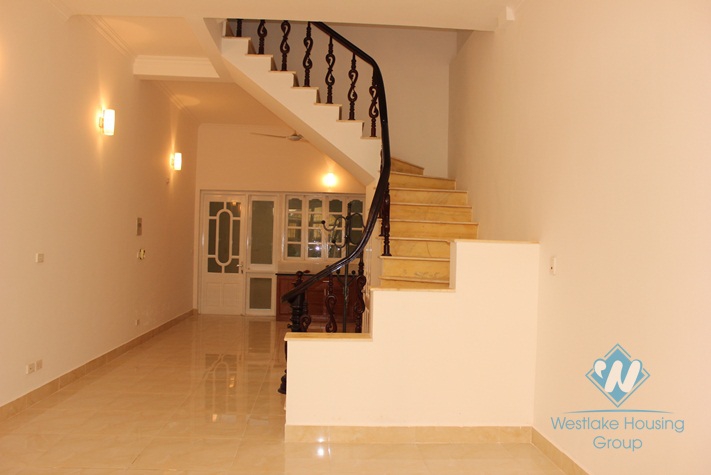 Brandnew house availble for rent in Nghi Tam village, Tay Ho, Hanoi